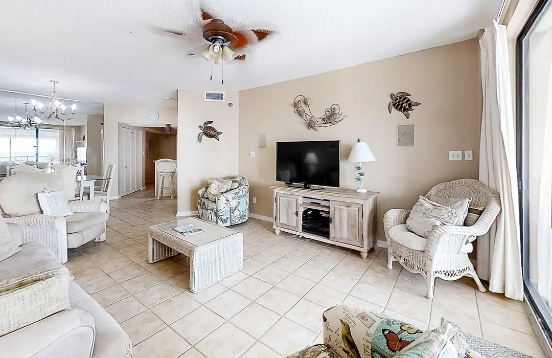 Pelican Pointe 302-1