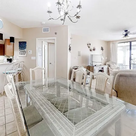 Pelican Pointe 302-3